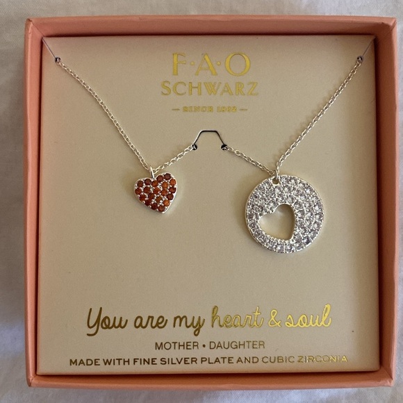 FAO Schwarz Fine Silver Heart Pendant Necklace Set - Picture 3 of 5